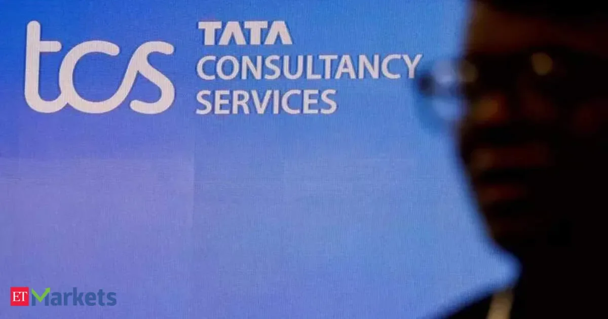 IT rout drags Indian markets down over 1% amid AI disruption fears - 2
