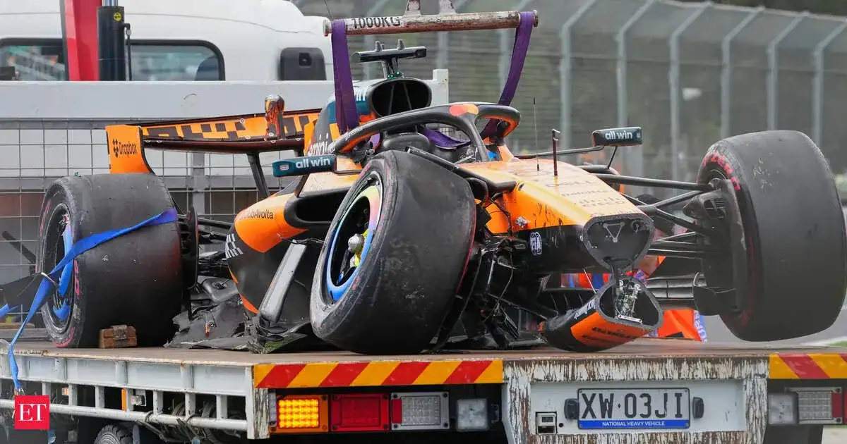 Piastri crashes out before Russell wins Melbourne GP - 4