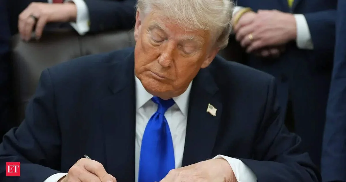 Trump says he will hike tariffs on EU cars to 25% - 2