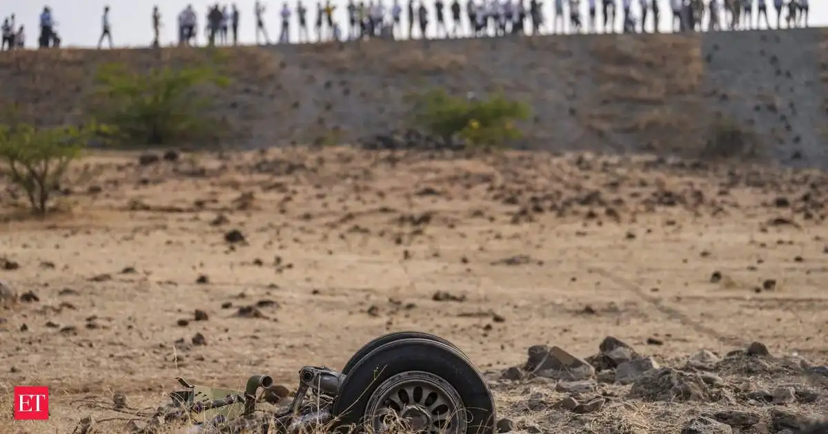 Trainer aircraft of private company crash lands in Baramati; no casualty reported - 1