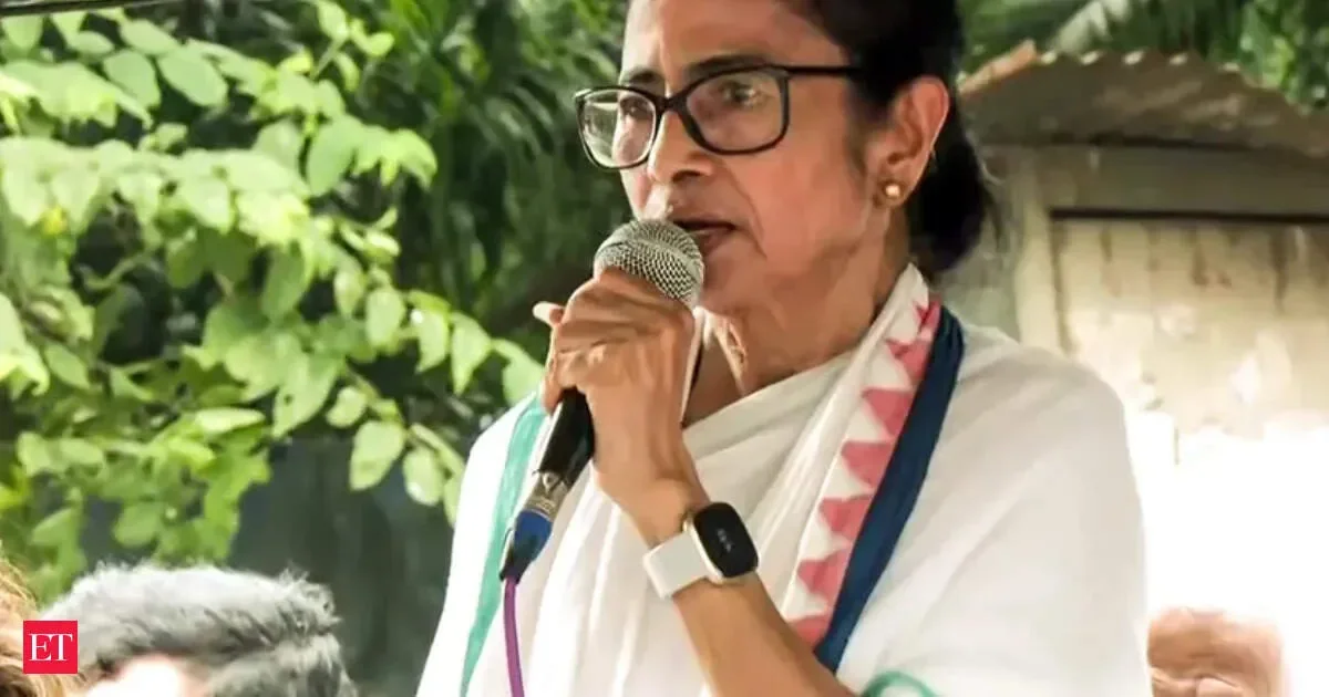 Trinamool chief Mamata sits on dharna in Kolkata to protest 'post-poll violence' - 2