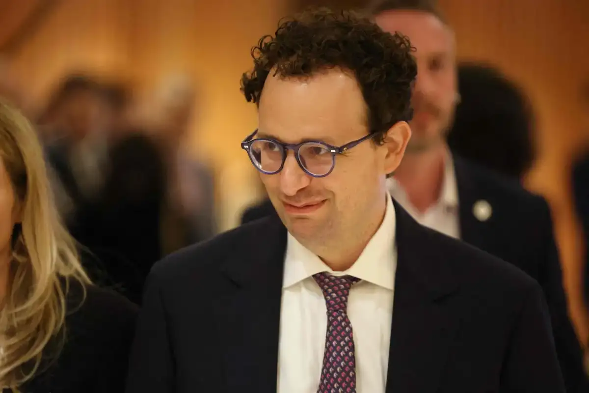 Trump Tells Feds to Stop Using Claude AI After Anthropic Stood by Surveillance Restrictions - 2