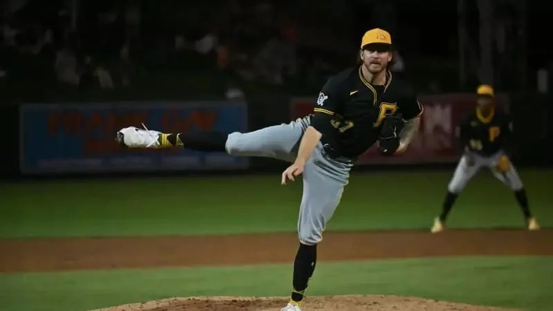 Pirates manager Don Kelly, pitcher Chris Devenski suspended by MLB for throwing at Reds rookie Sal Stewart - 3