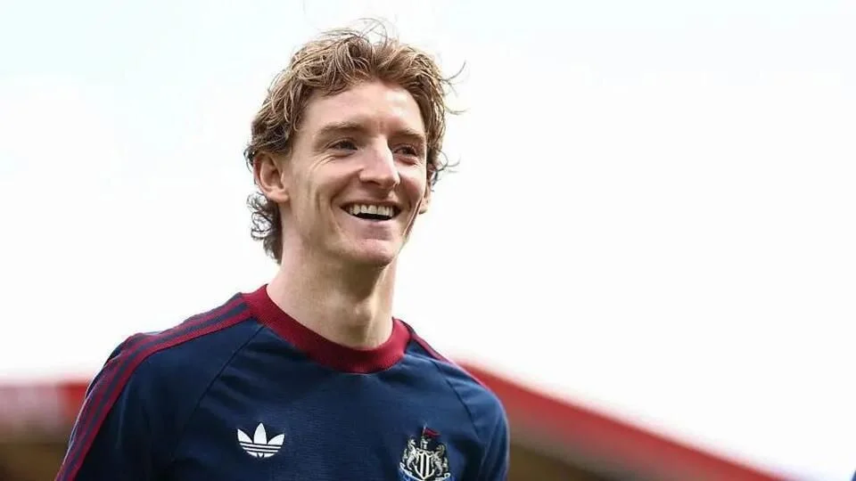 Newcastle hold out on Gordon - Saturday's gossip - 2