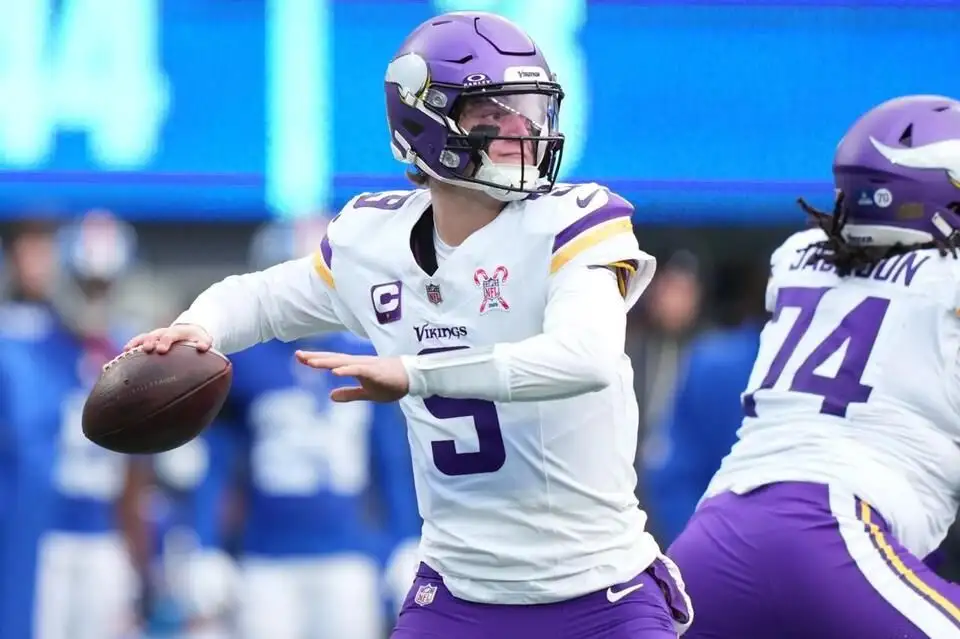 Jefferson blunt on McCarthy with Kyler a Viking - 3