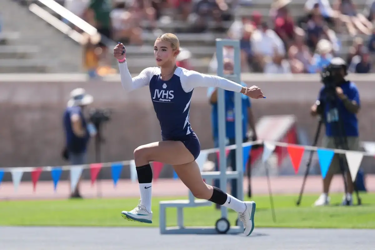 Transgender Jurupa Valley senior AB Hernandez wins state track medals amid muted protest - 1