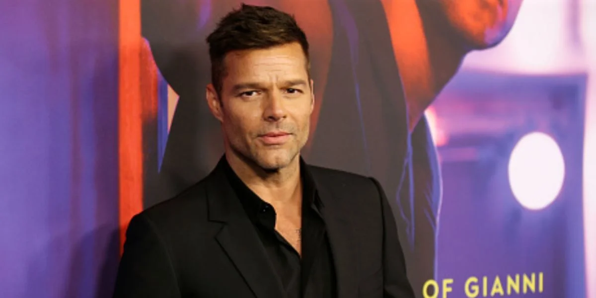Ricky Martin Visited a Coffee Shop. A Sign Inside Happened to Say He Could ‘Sip for Free’ - 2