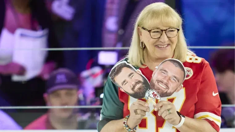 Meet Travis Kelce's famous family who will soon be related to Taylor Swift - 1
