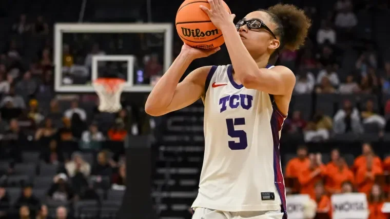 What to know about Awa Fam, the 6-foot-4 center from Spain, selected No. 3 overall by Seattle Storm in the 2026 WNBA Draft - 4