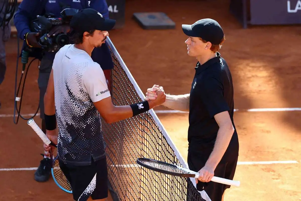 Sinner matches Djokovic record as Gauff fights back again in Rome - 1
