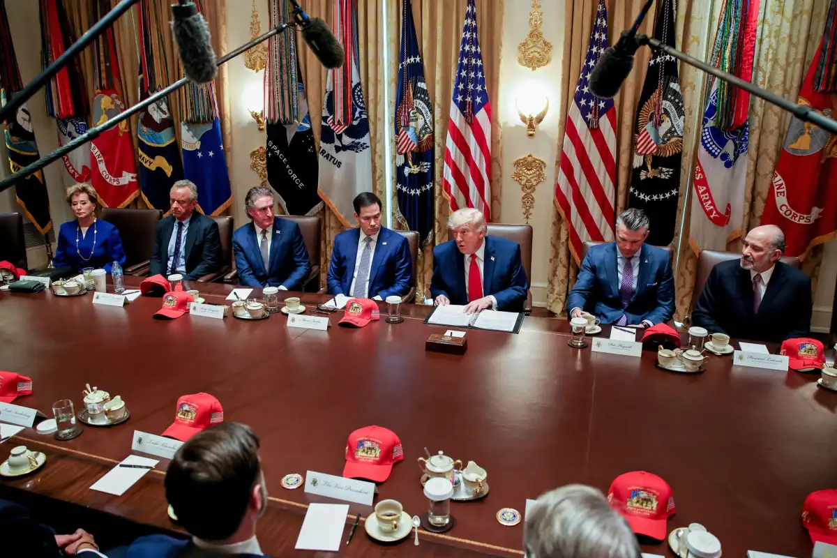 Trump 'unsatisfied' with Iran peace proposal - 4