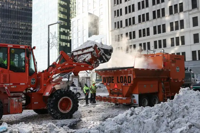 Chris Christie slams Mamdani over handling of New York City snowstorm, garbage 'piled up everywhere' - 2