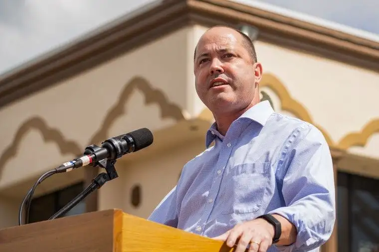 GOP billionaire trying to woo Trump's support in key Georgia race bankrolled his 2024 presidential rivals - 1
