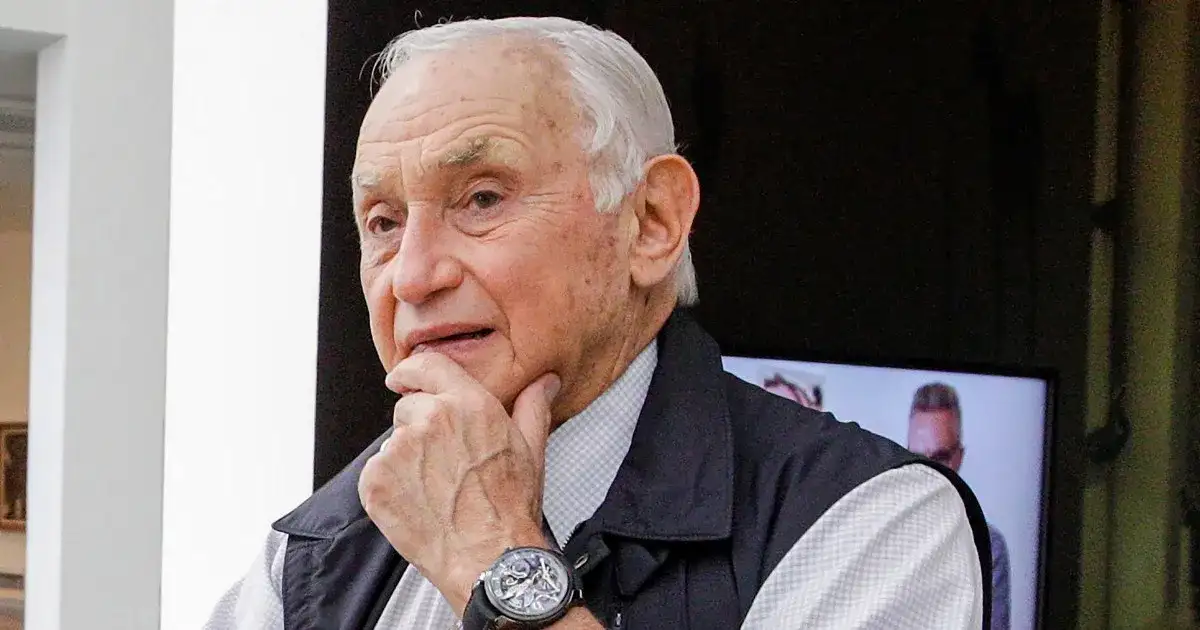 Billionaire Victoria's Secret mogul Les Wexner to testify in House Jeffrey Epstein probe - 1