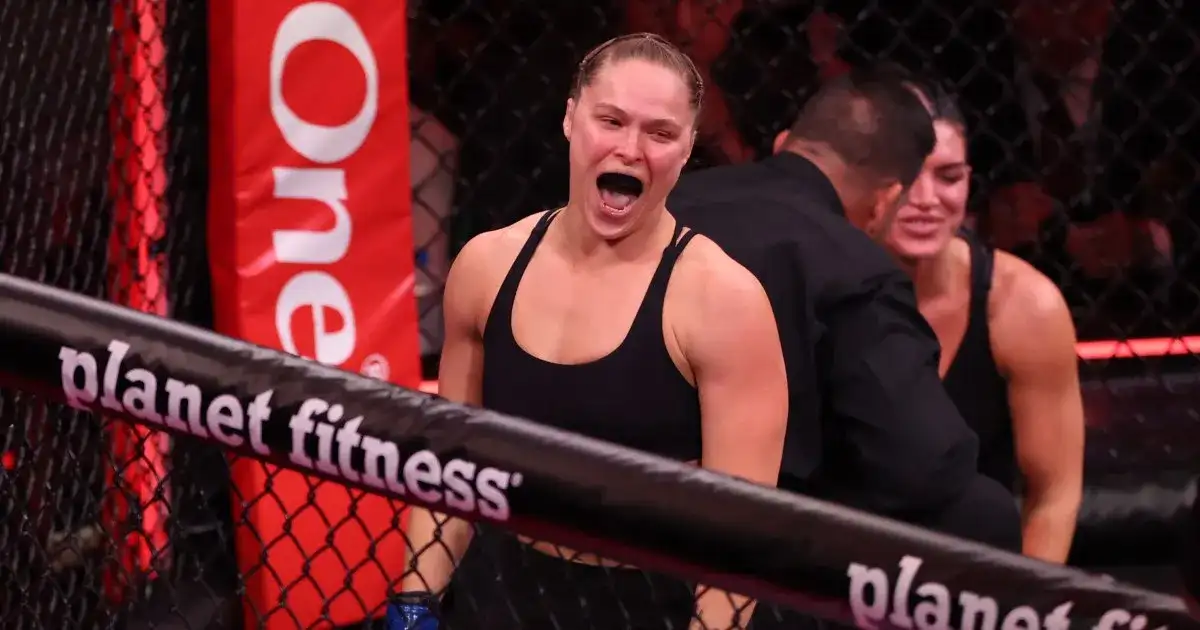 Rousey stops Carano 17 seconds into their double comeback MMA bout - 1