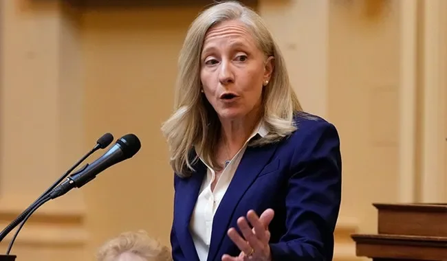 New poll reveals Spanberger's popularity is plummeting amid backlash over gerrymandering - 3
