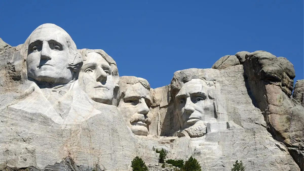 CHAOS AT THE CHISEL: Sculptor Claims 'It Was a Clusterf**' After Demands to Sculpt Slimmer Trump and Excise 'Turkey Neck' - 3
