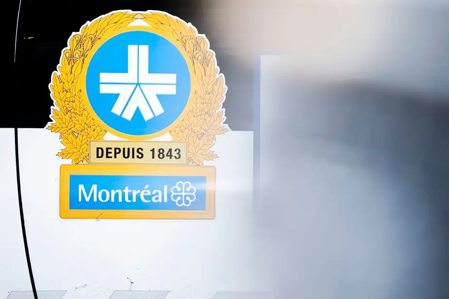 Montreal police investigating after body found in Rivière des Prairies in West Island - 1