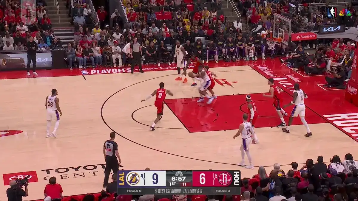 Lakers’ Deandre Ayton ejected after 'unnecessary and excessive' elbow to Alperen Sengun - 2
