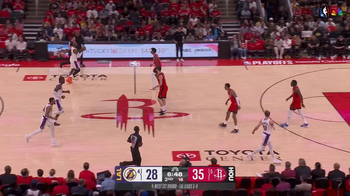 Lakers’ Deandre Ayton ejected after 'unnecessary and excessive' elbow to Alperen Sengun - 1