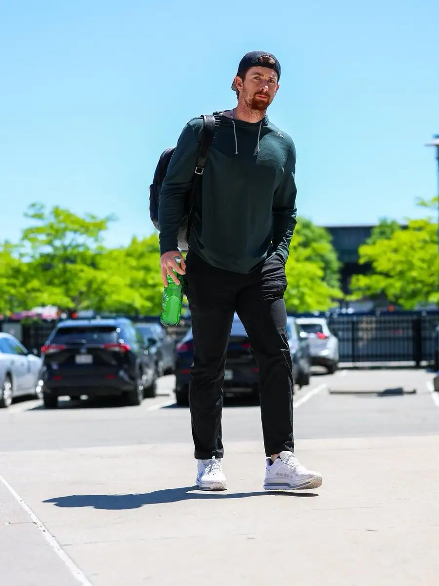 Mets' Devin Williams may be telling hitters what he's throwing by tipping his pitches - 1