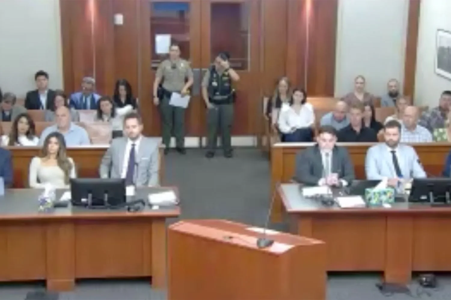 Judge says Taylor Frankie Paul and ex Dakota Mortensen showed 'violence both ways' in custody hearing - 1