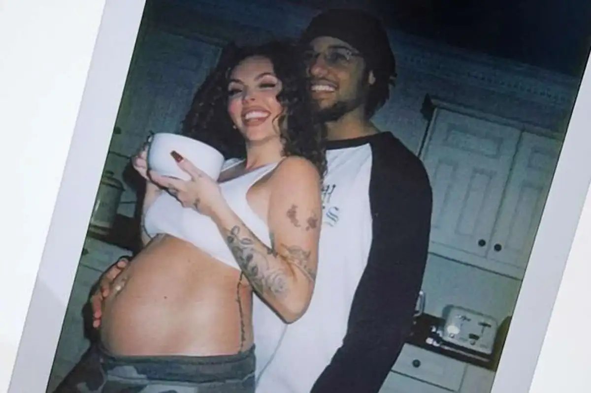 Jesy Nelson reveals her twin daughters have reached a new milestone as she feeds them for the first time in their specialised chairs amid their SMA battle - 3