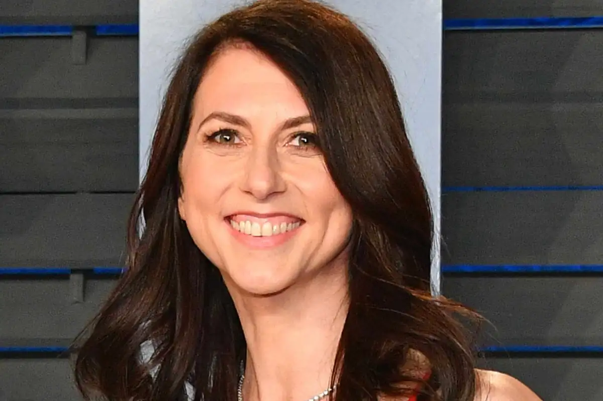 Jeff Bezos' ex-wife MacKenzie Scott makes silent statement with staggering $70 million move - 3