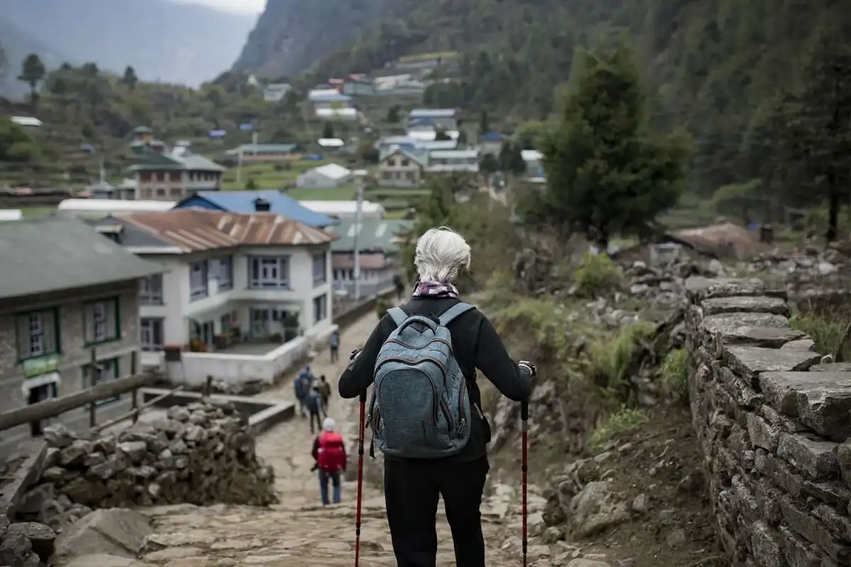 Whoa, This Was Unexpected: Mount Everest Guides Accused of Poisoning Climbers for Profit - 1