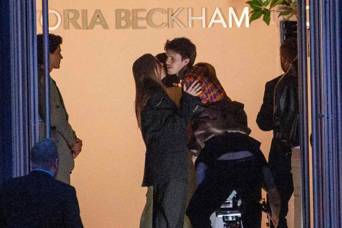 Victoria Beckham Reportedly Fears Birthday Post Has Pushed Estranged Brooklyn 'to the Edge' - 4