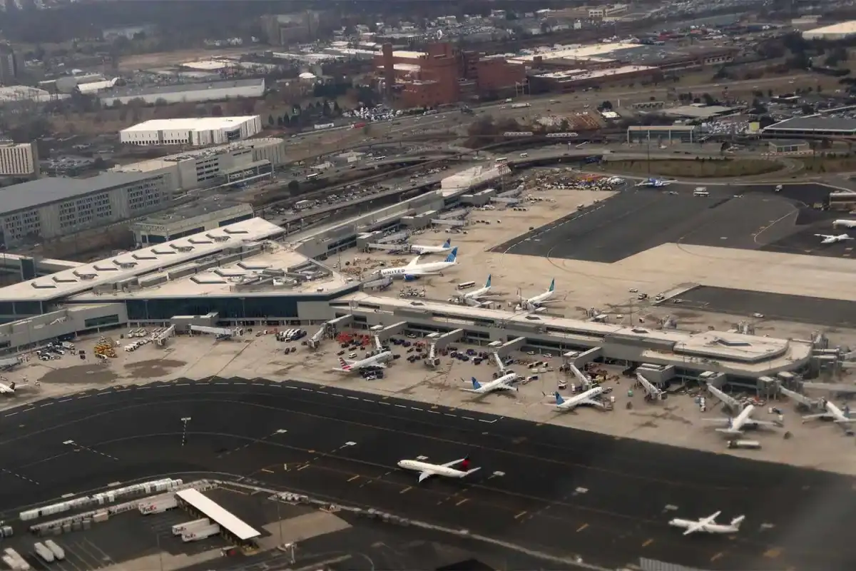 Plane Hits Light Post and Damages Tractor-Trailer at Newark Airport - 2