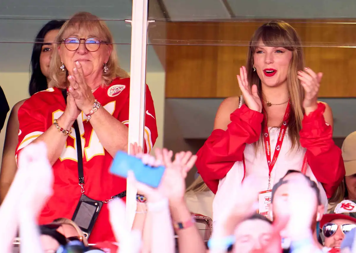 Meet Travis Kelce's famous family who will soon be related to Taylor Swift - 3