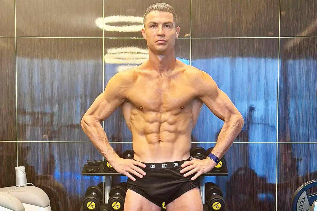 Former Man United man Antony details sauna session with Cristiano Ronaldo that saw 'role model' joke about his physique before Old Trafford fall-out - 2