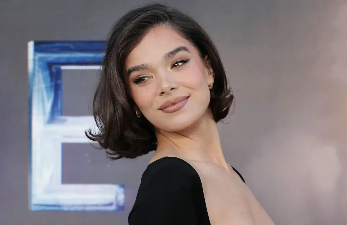 Hailee Steinfeld celebrates first wedding anniversary with Josh Allen - 1