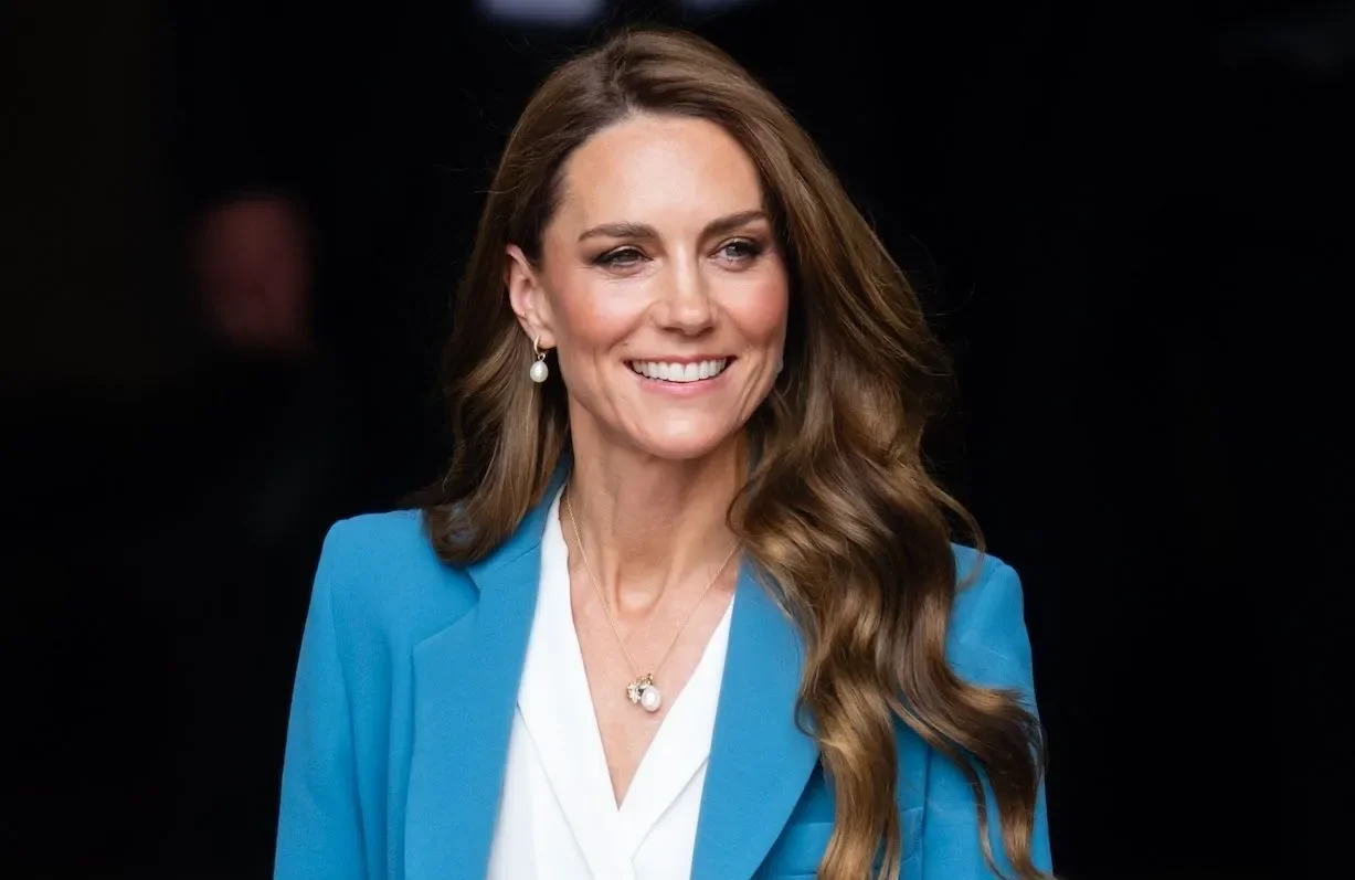 Kate Middleton Makes Surprise Appearance With Queen Camilla at Cancer Research Event - 1