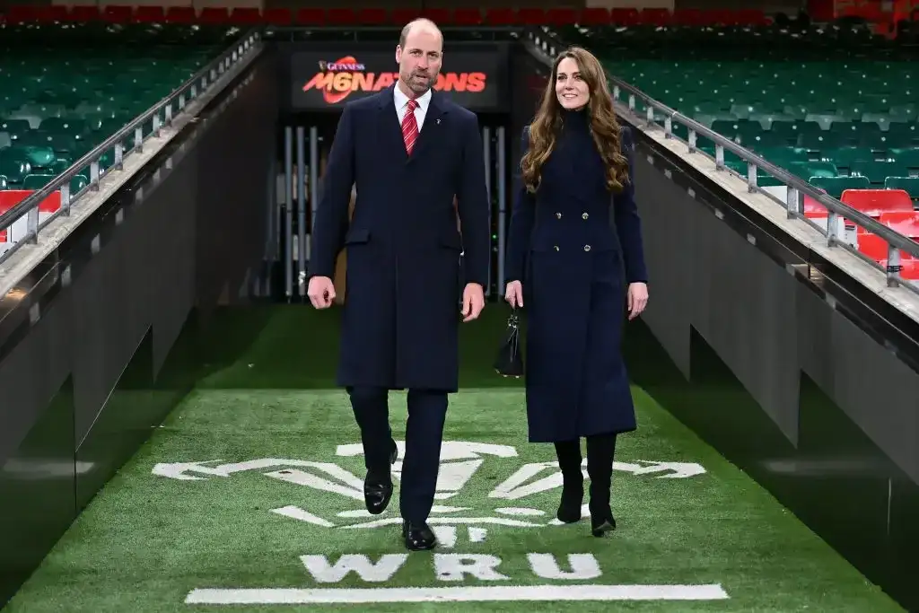 Kate keeps on smiling as she greets England rugby players following defeat to Ireland - after she and Anne braved the Six Nations crowds amid Royal week from hell - 4