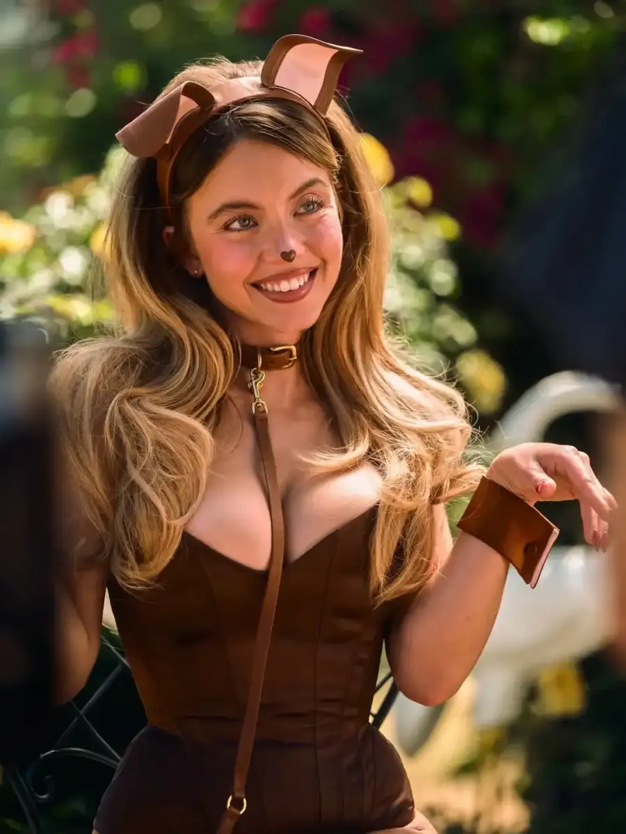 Sydney Sweeney wrangles a python nearly NUDE in latest shock Euphoria episode as 'tired' fans slam 'weird' plot: 'WTF is this' - 2