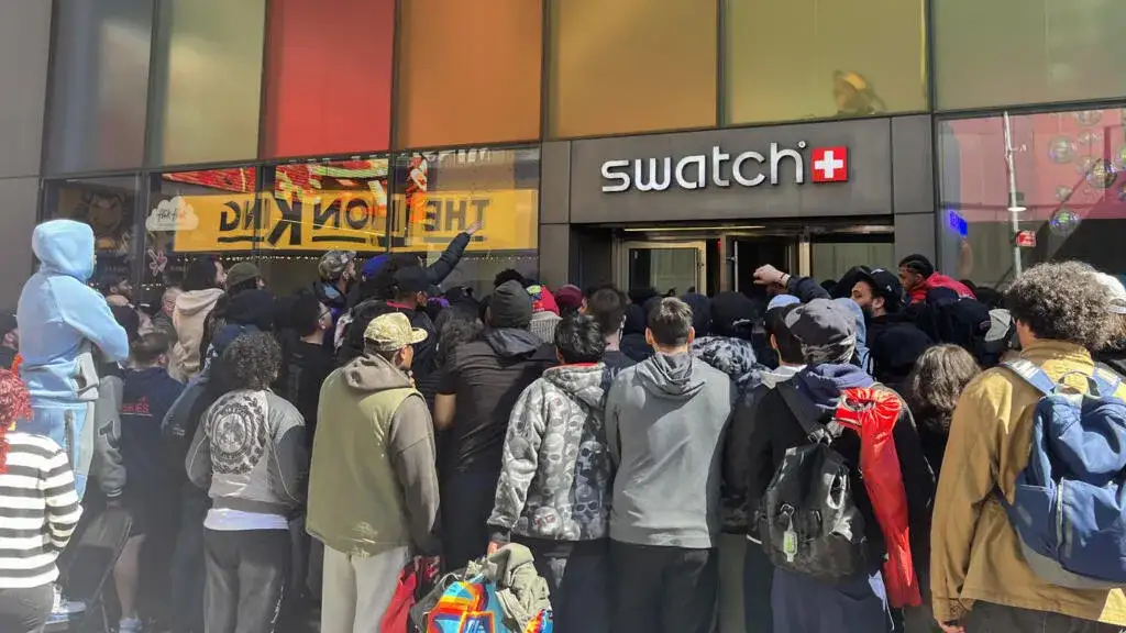 Swatch forced to close UK stores after huge queues for new watch spark safety crisis - 4