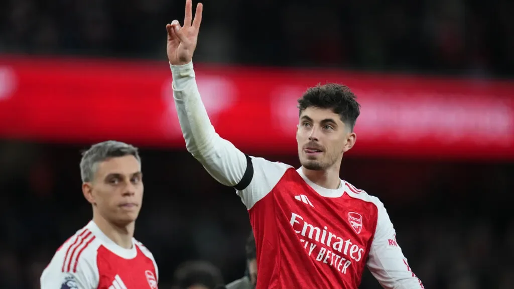 Arsenal beat Burnley to go one win from title - 2