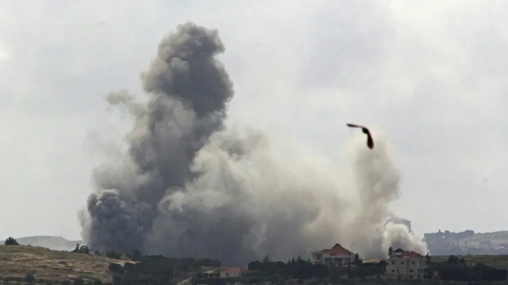 Israel, Lebanon say extending ceasefire despite new strikes - 2