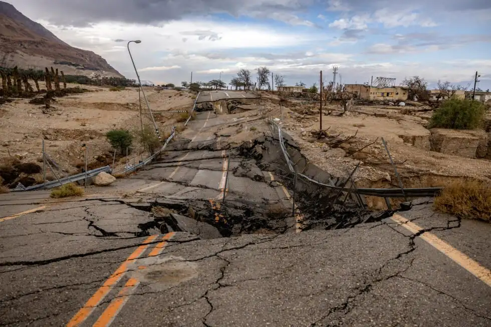 In the lowest place on Earth, a sea is rapidly dying — and no one can agree how to save it - 4