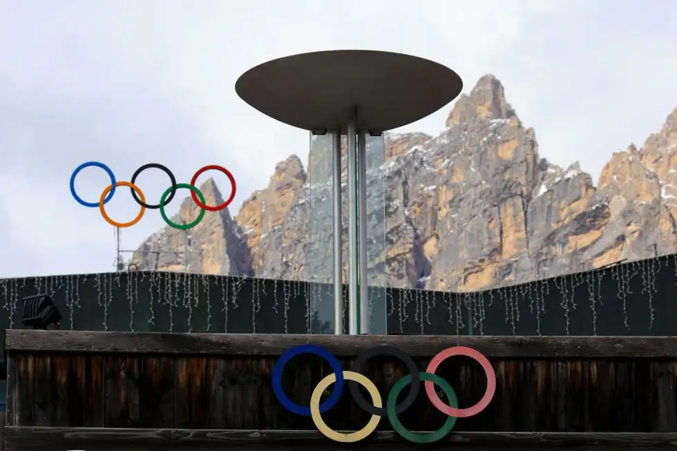 Quick hits: Livigno conditions an 'absolute joke' as bobsleigh carnage rocks Italy - 4