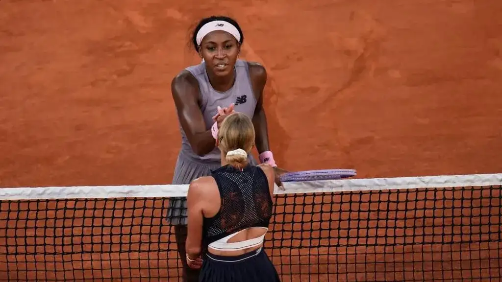 Glittering Osaka edges Jovic to prolong French Open run - 1