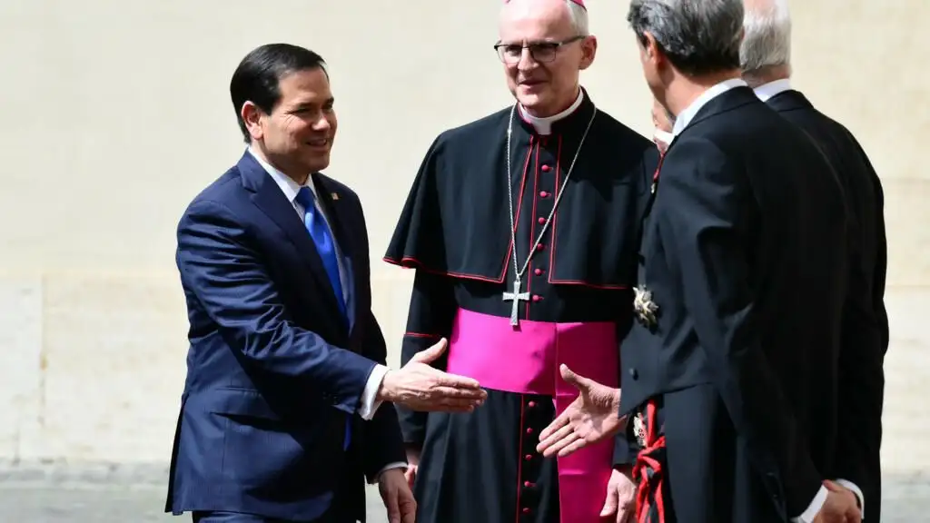 Rubio in Rome: 'Trump has not decided on withdrawal' but warns of 'problem with Nato allies - 3