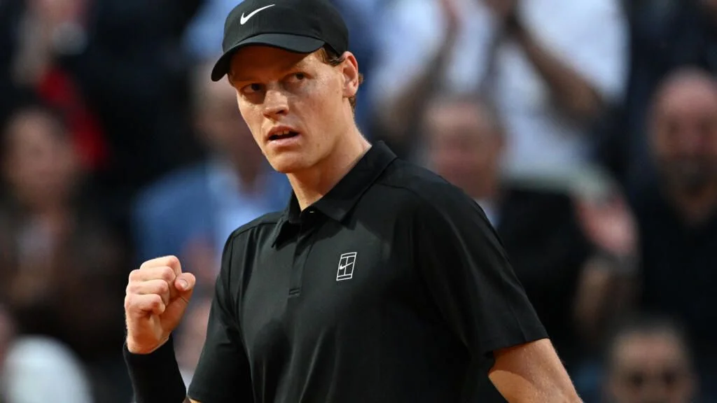 Sinner cruises through in Rome as Sabalenka makes shock early exit - 1