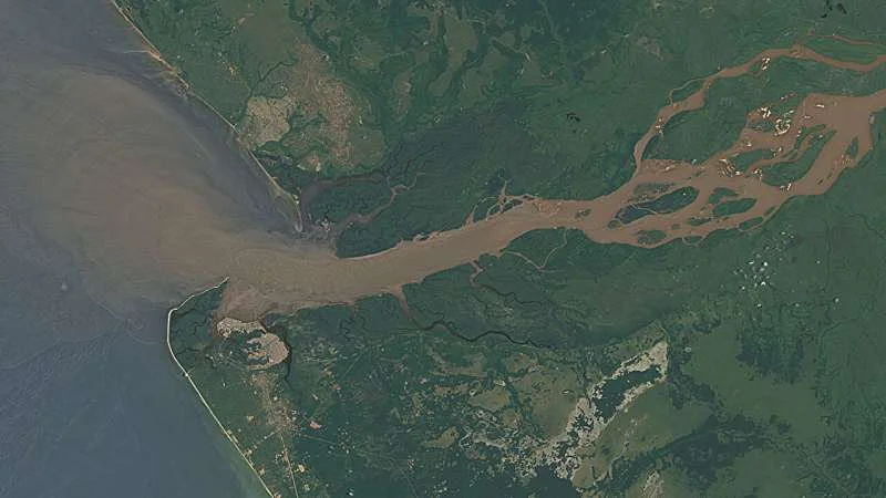 Congo River freshwater rides 49-day Atlantic eddy to travel 200 kilometers offshore - 1