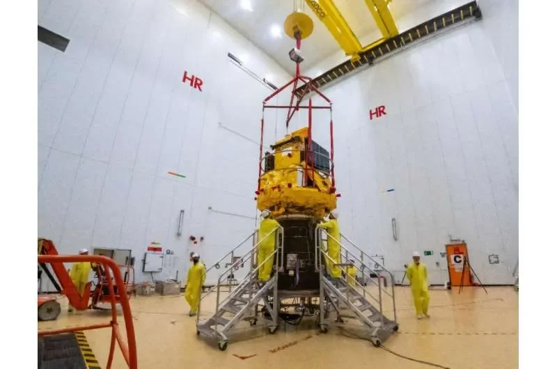 SMILE spacecraft launches to capture first X-ray views of Earth's magnetic shield - 1
