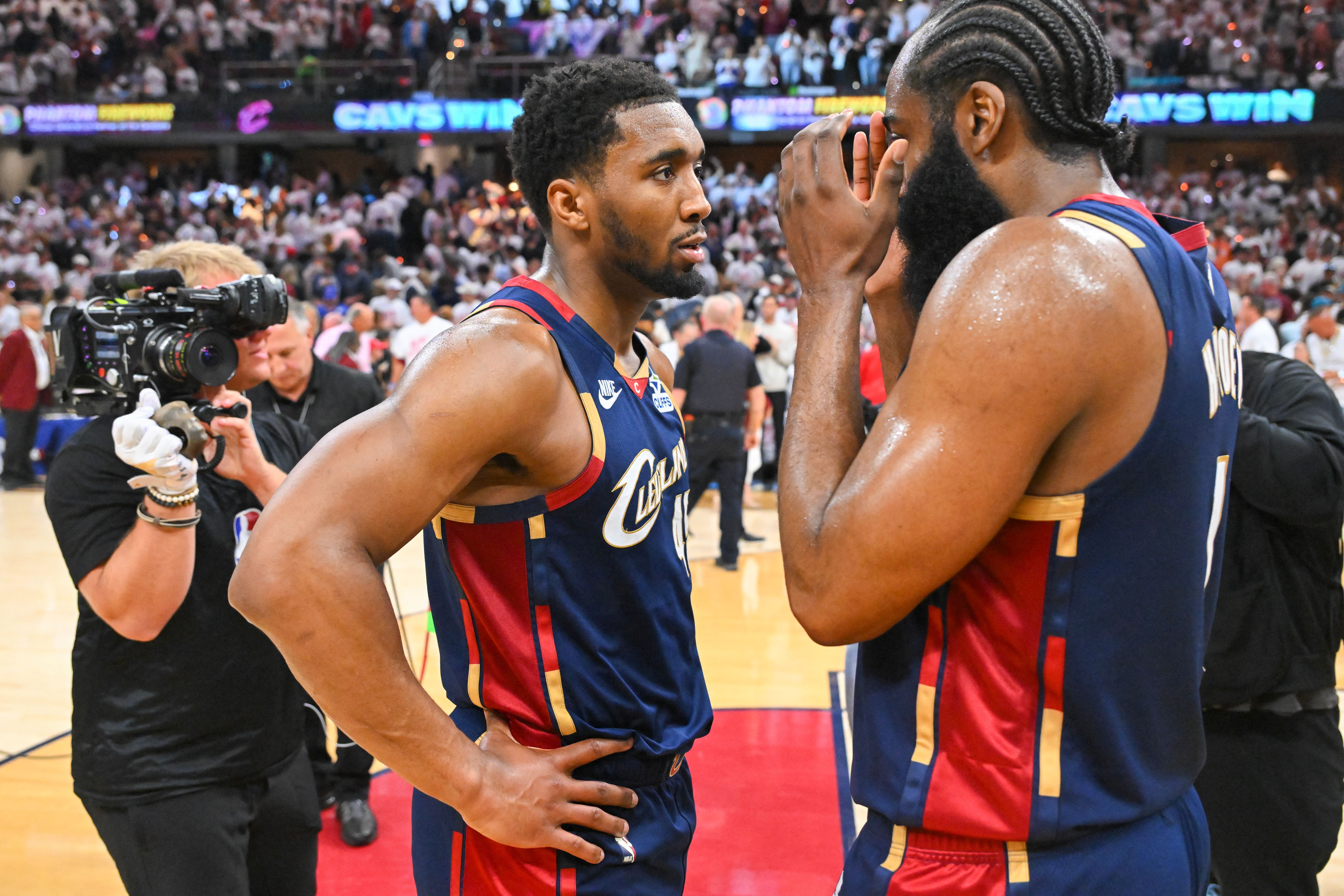 NBA playoff updates: Harden hot, Mitchell cold for Cavs - 1