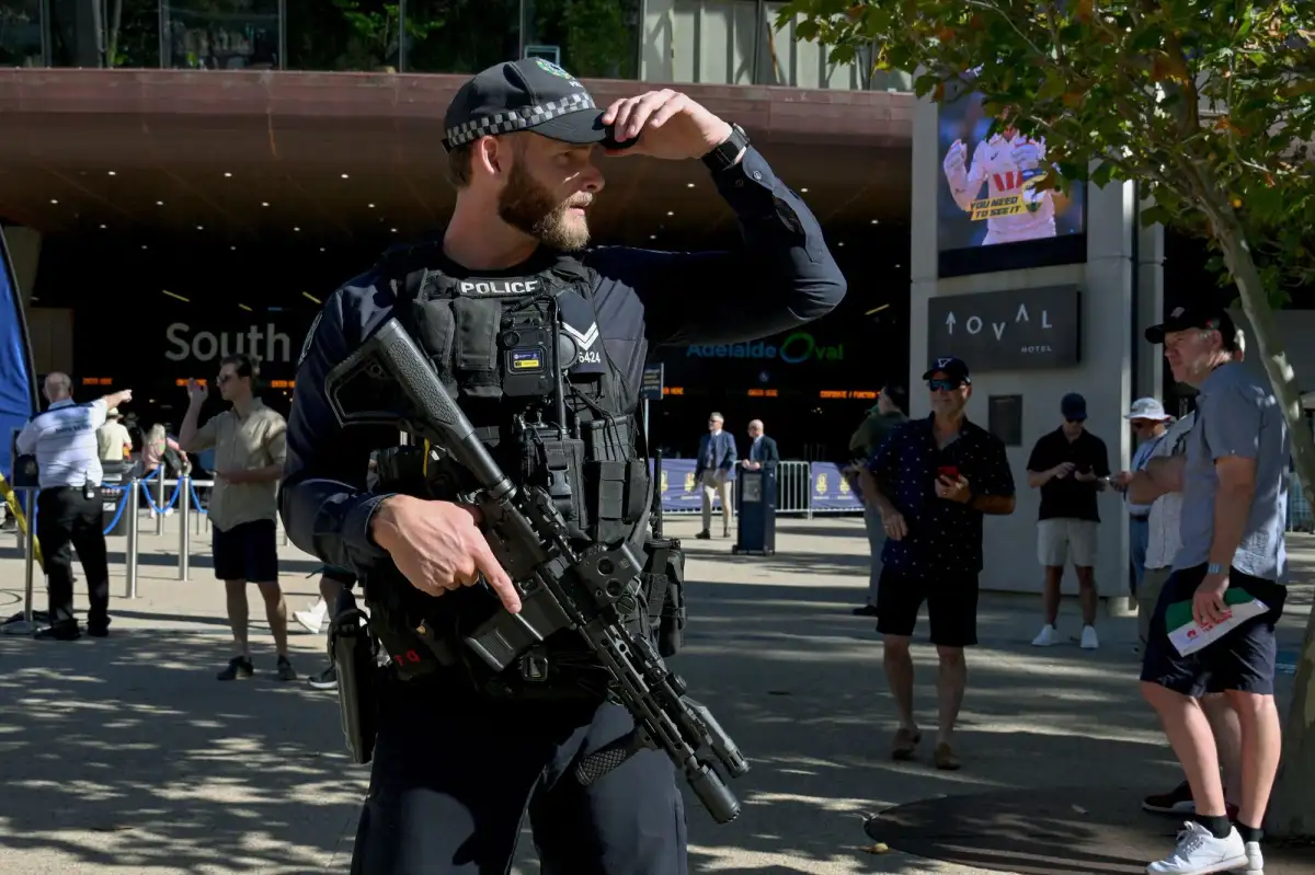 NSW premier says Bondi terror attack was failure of policing and intelligence - 2