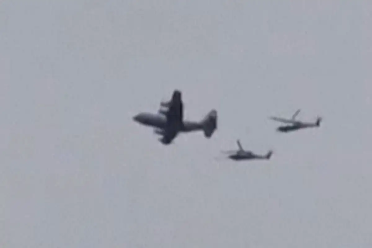 Iran and US race to find missing American crew member downed in fighter jet - reports - 3